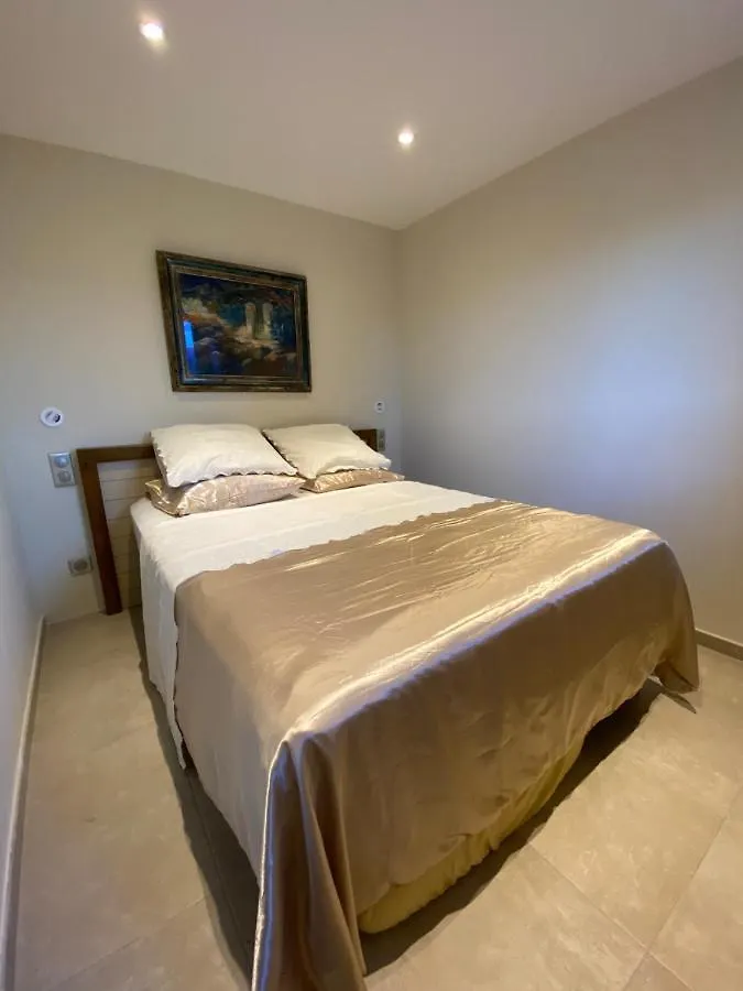 Appartement Vue Mer A Gigaro, La Croix-Valmer 0*,  France
